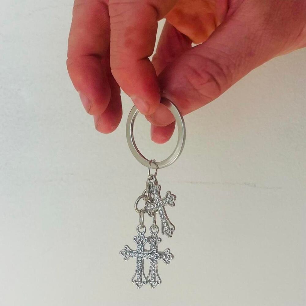 Y2k 2000s vintage style silver cross key chain